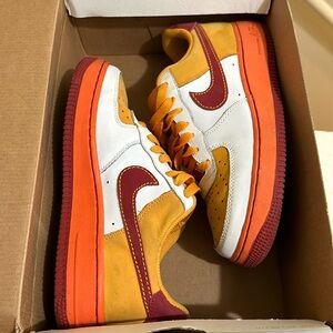 Nike AIR FORCE 1 size 5.5y Orange, White, & Red